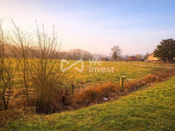 Terrain 1858 m²