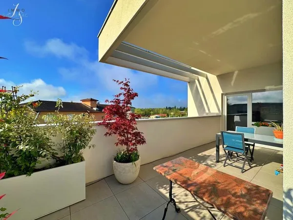APPARTEMENT T4 DERNIER ÉTAGE TERRASSE 46 M2 PÉRONNAS