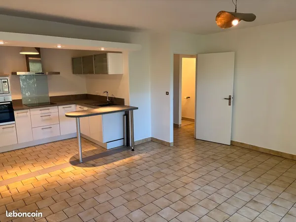 Vend appartement de type T2 de 50m2 très bon état