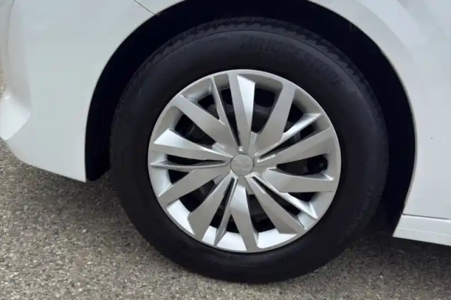 Peugeot 208 puretech 75 s&amp;s bvm5 — photo 24