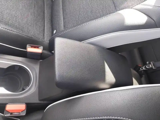 Renault Captur mild hybrid 140 — photo 41