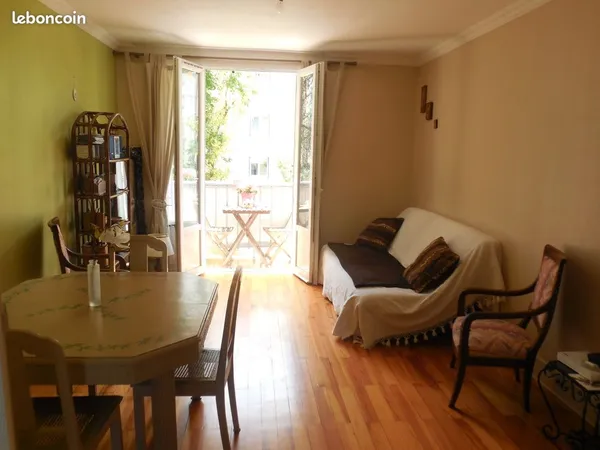 T3 53 m² balcon sur jardin + cave - Métro Oullins Centre