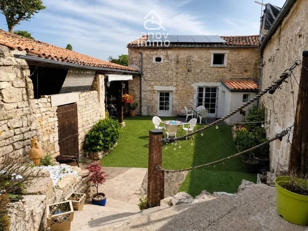 Maison en pierres 79 m2 - 2 chambres - longeves - dependance