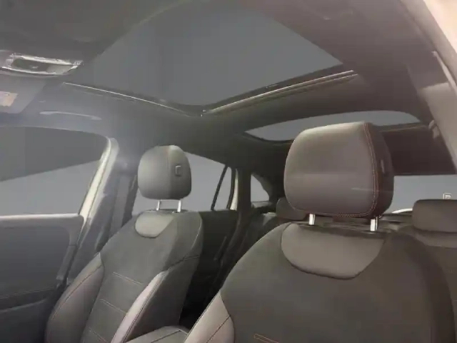 Mercedes Gla 180 d amg line — photo 16