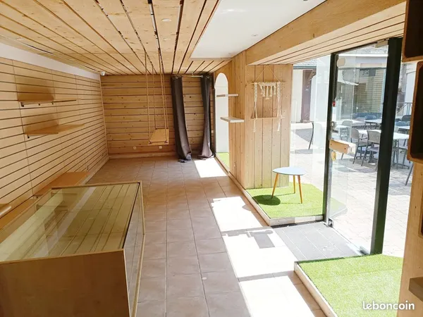 Local commercial CV Lons-le-Saunier