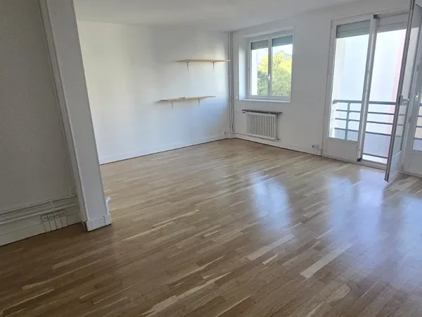 Appartement trois pièces Jeanne D'Arc