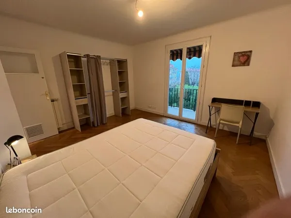 Nice Ouest Chambre avec Balcon à 1300m du Lycée Hôtelier Paul Augier