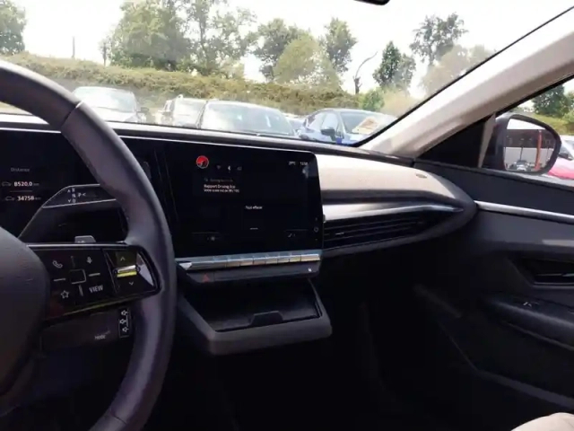 Renault Megane e-tech ev60 220 ch super charge — photo 14