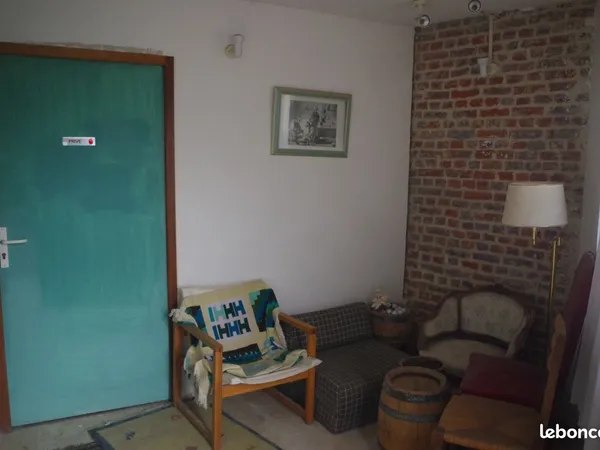 Maison lomme en face du métro : superbe emplacement / étudiant / prof liberale / jeune couple / inve