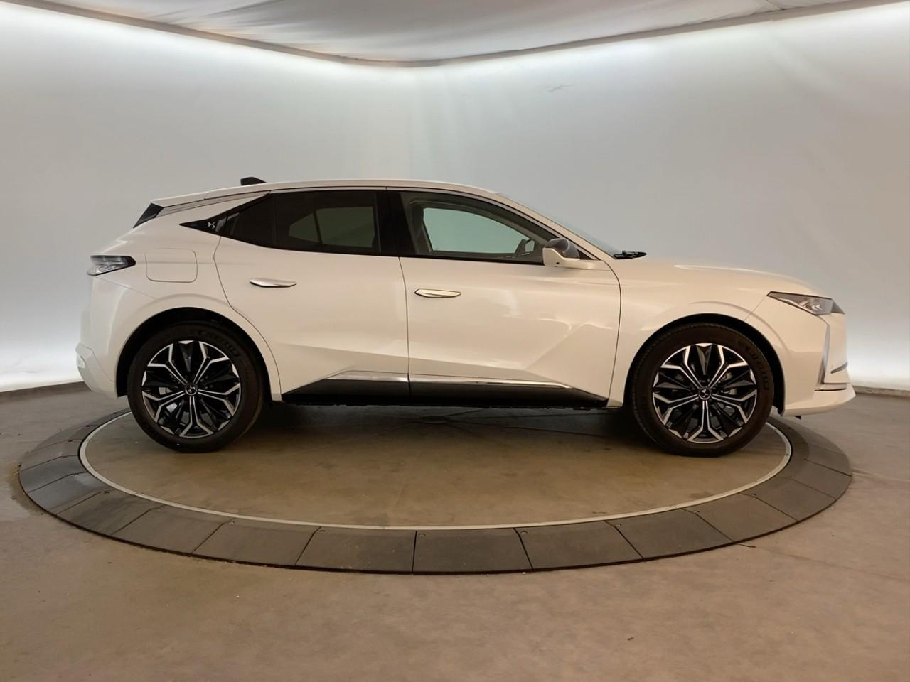 Ds Ds 4 bluehdi 130 eat8 etoile - alcantara — photo 4