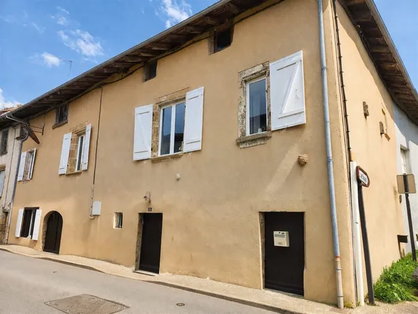 Charmante maison de caractère au bord de la rivière avec jardin privé