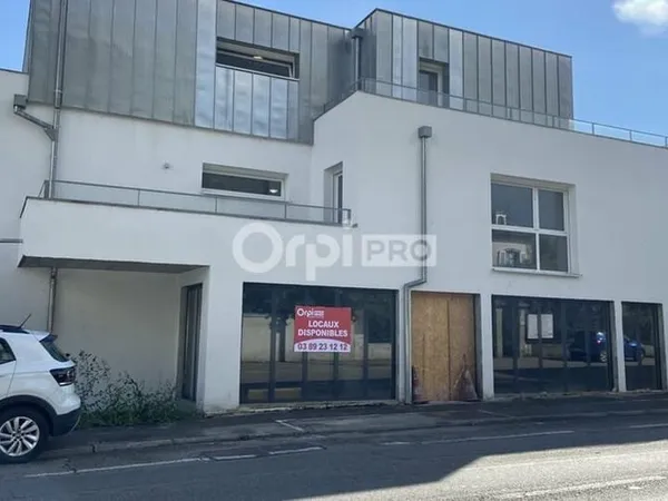 Local commercial 144 m²