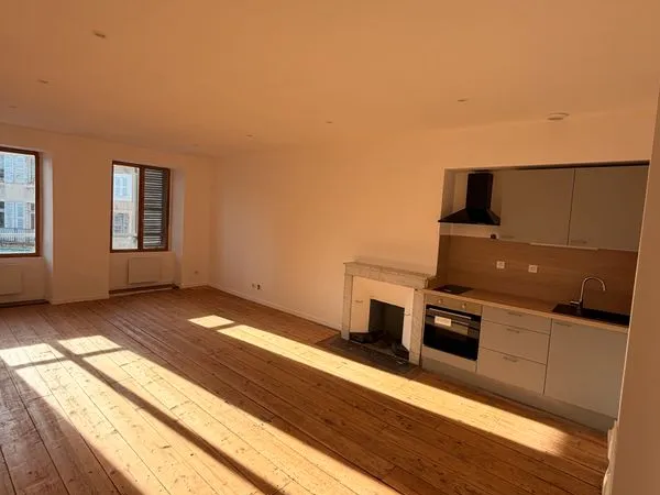 À louer - Appartement refait à neuf de 45 m² à Arinthod