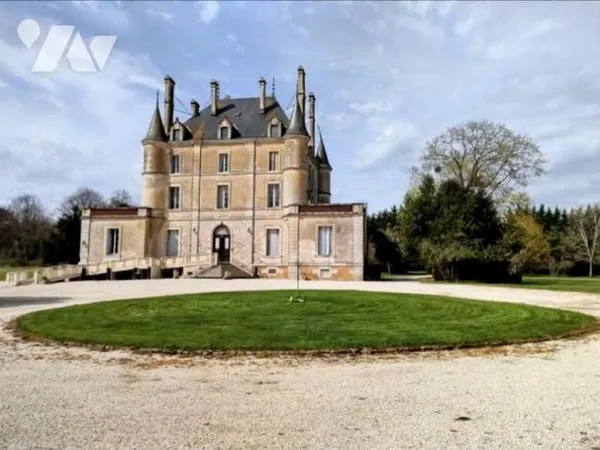 Maison 843 m²