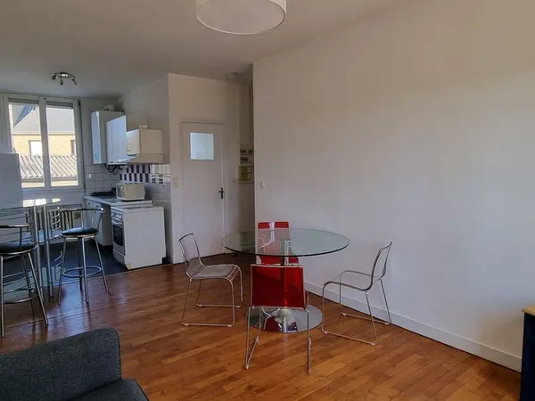 Appartement meublé 47 m² centre Saint-Hilaire du Harcouët