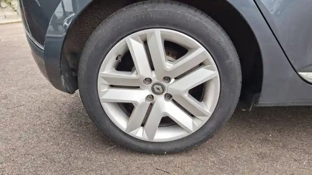 Renault Clio blue dci 85 — photo 38