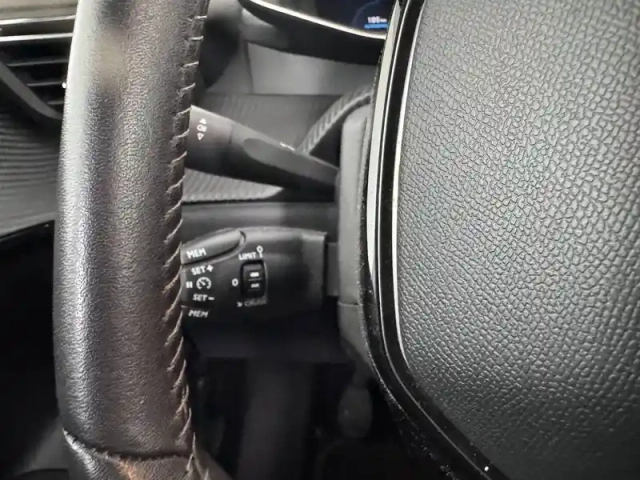 Peugeot 208 puretech 100 s&amp;s bvm6 — photo 73