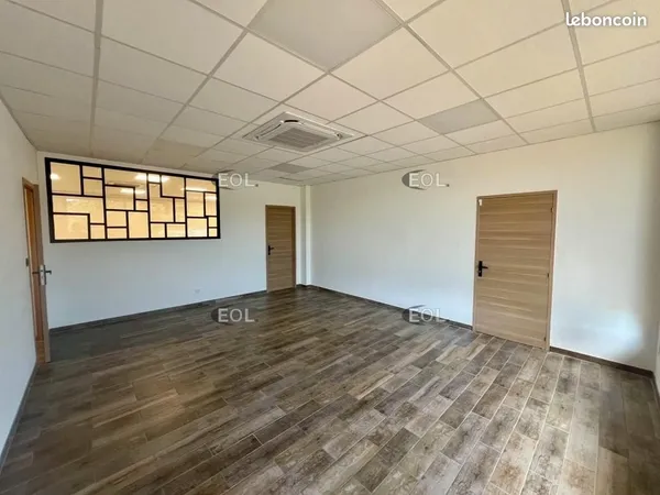 Bureaux 200 m²