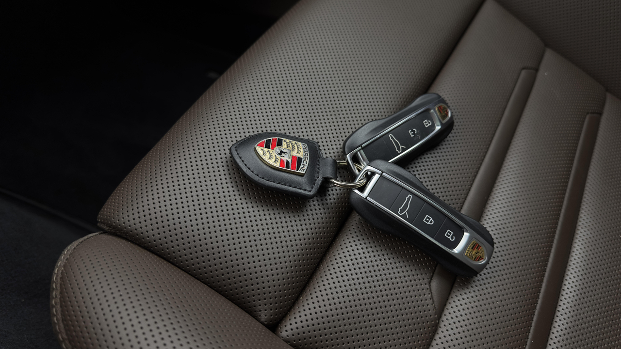 Porsche Panamera 4 V6 2.9L 462 Hybrid — photo 41
