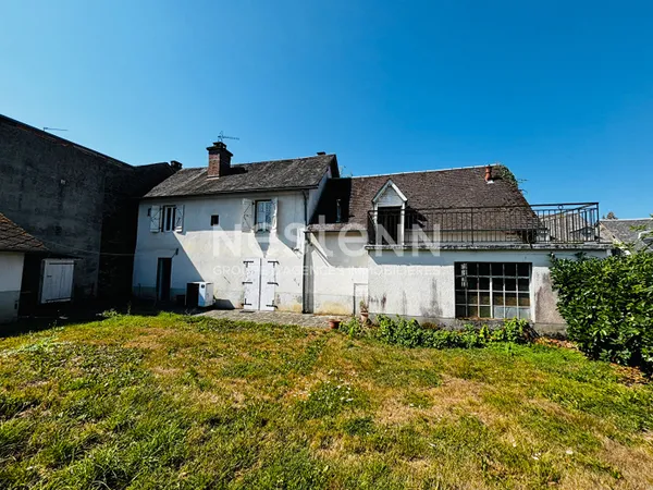 A VENDRE CHAMBOULIVE DE BOURG MAISON TERRASSE ET JARDIN
