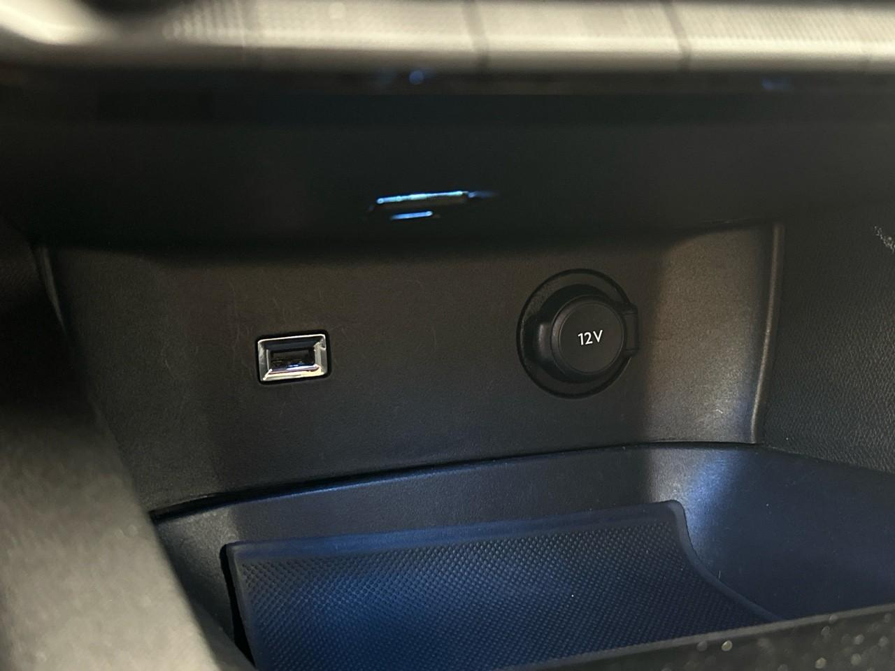 Peugeot 3008 hybrid 225 e-eat8 allure pack — photo 28