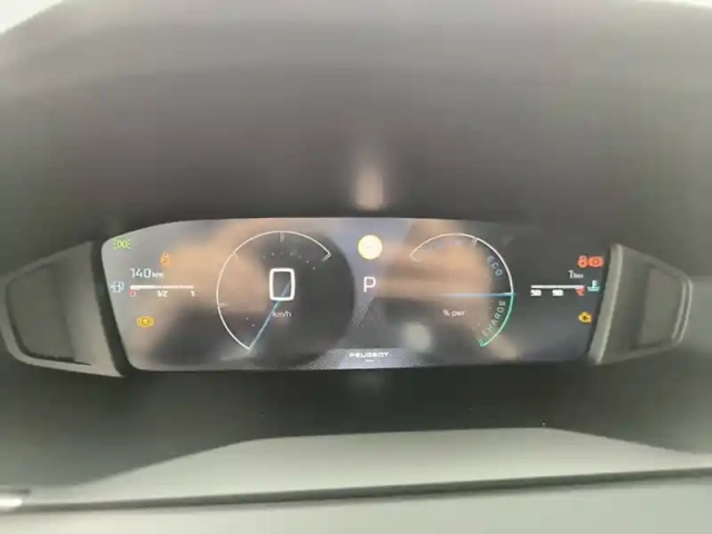 Peugeot 208 hybrid 110 ch e-dcs6 — photo 10