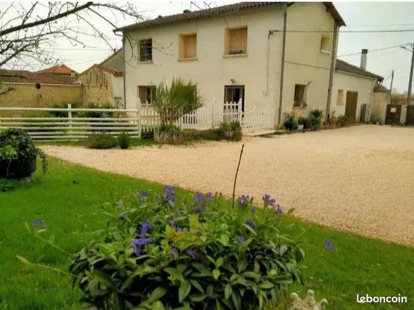 Maison avec dépendances