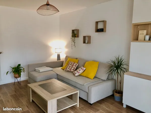 T2 meublé 42 m² - Disponible 6 mois de février à août 2027 - Centre-ville de Champs-sur-Marne