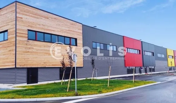 Locaux d'activité - A LOUER - 11 651 m² divisibles à partir de 2 314 m²