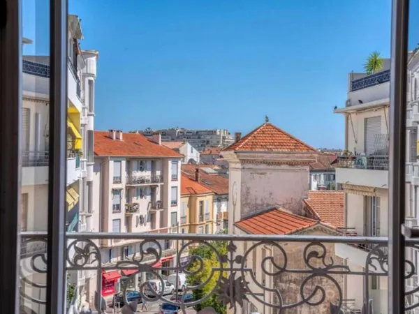 IMMEUBLE DE RAPPORT – CANNES PRADO RÉPUBLIQUE – 6,87 % NETTE