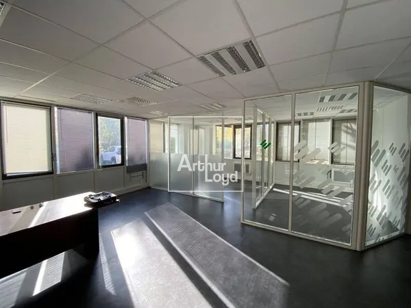 Bureaux 926 m²