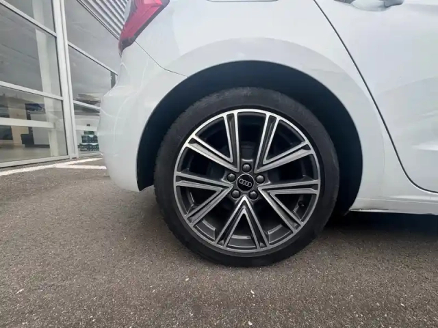 Audi A1 sportback 25 tfsi 95 ch bvm5 — photo 22