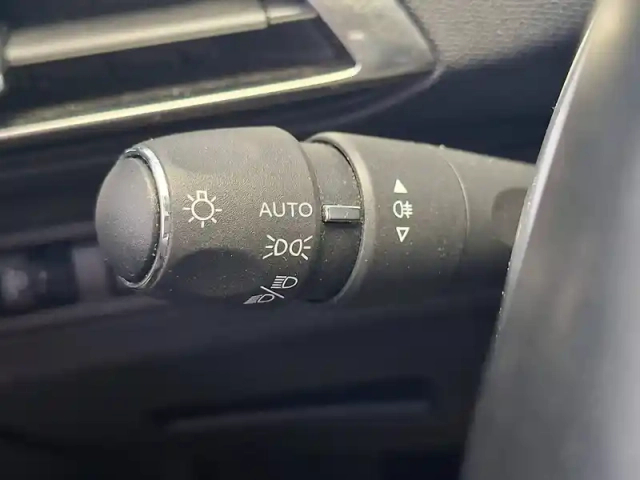 Peugeot 3008 hybrid 180 e-eat8 — photo 44