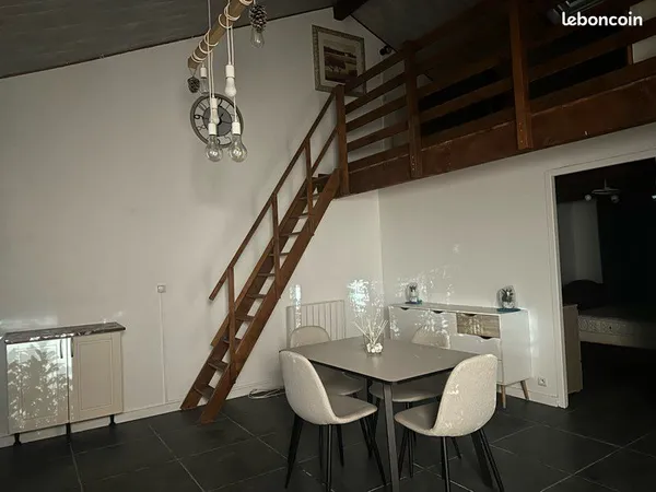 F2 49 M2 location à l'année à Afa