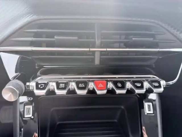 Peugeot 2008 puretech 130 s&amp;s eat8 — photo 26