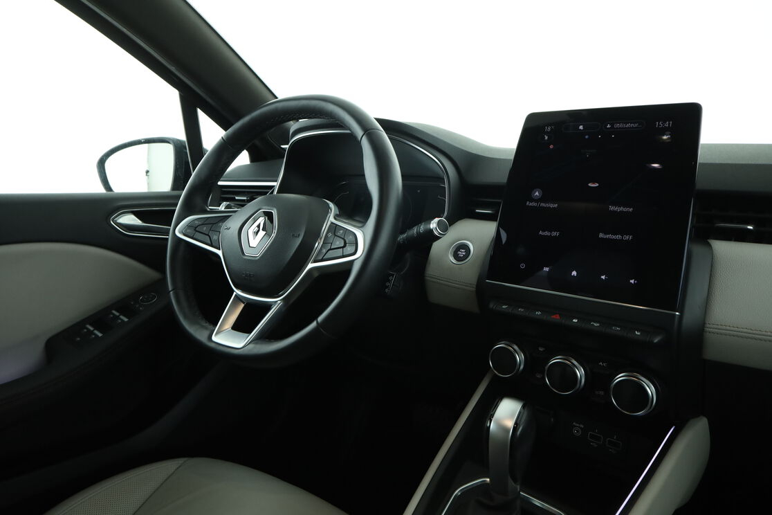 Renault Clio 1.6 E-Tech Initiale Paris — photo 11