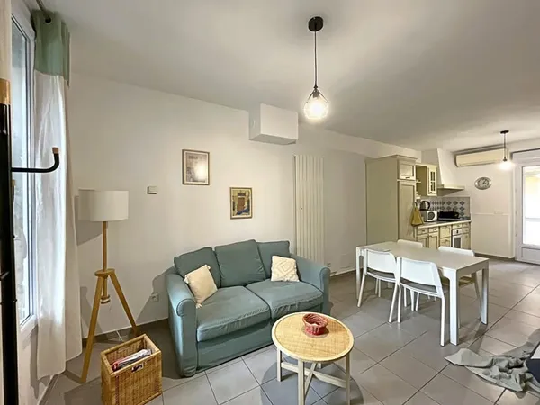 Maison rénovée et climatisée avec extérieur