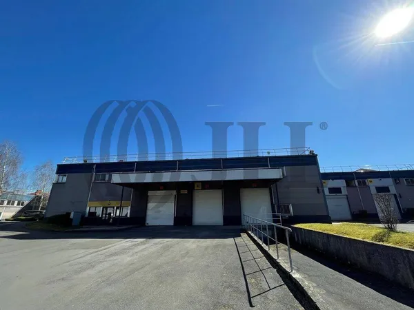 Local d'activité 759 m²