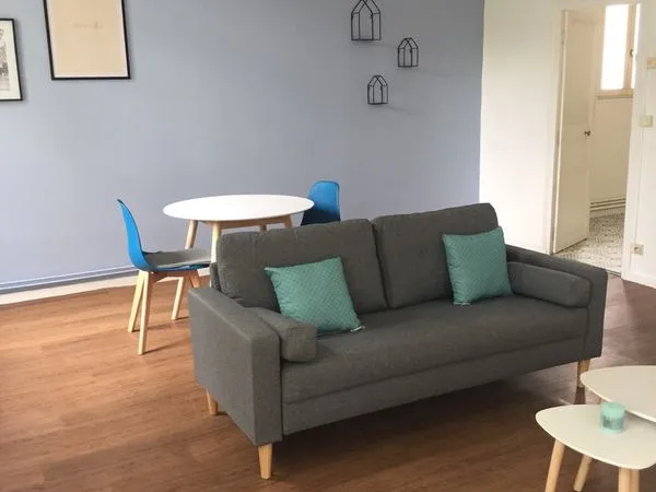 Superbe T2 lumineux de 58 m² en plein centre-ville