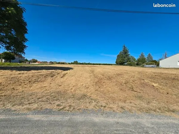 Terrain 2 717 m² Clion