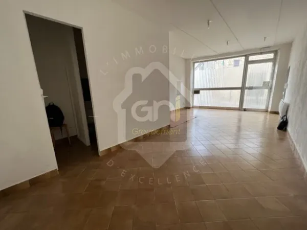 Local 25 m²