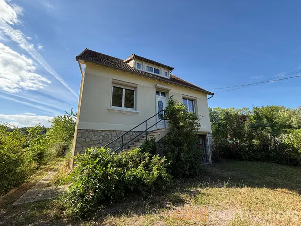 Pavillon 150 m² avec piscine, garage double et grand jardin clos