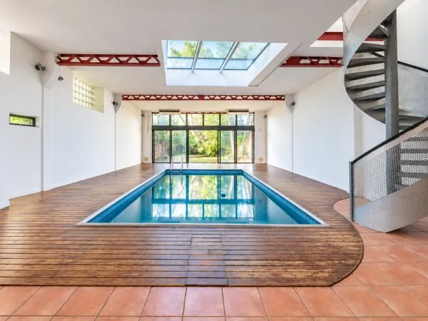 BORDEAUX CHARTRONS / Maison pierre type LOFT - JARDIN - PISCINE INTERIEURE - GARAGE