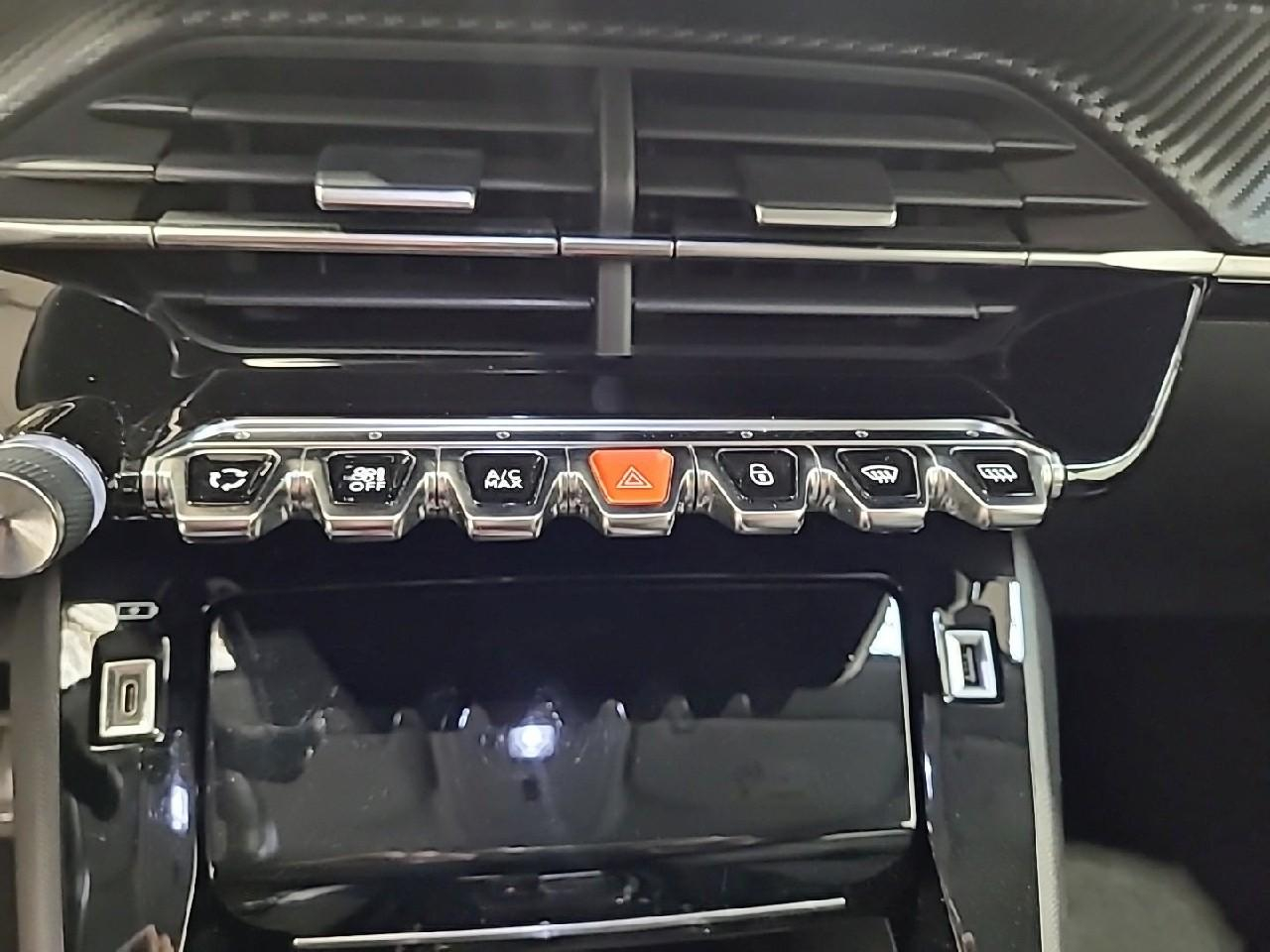 Peugeot 2008 electrique 136 ch allure pack — photo 24