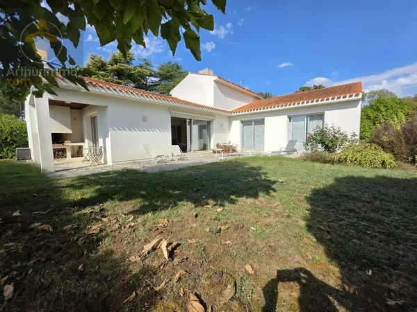 Emplacement privilégié pour cette maison d'architecte de 200 m²