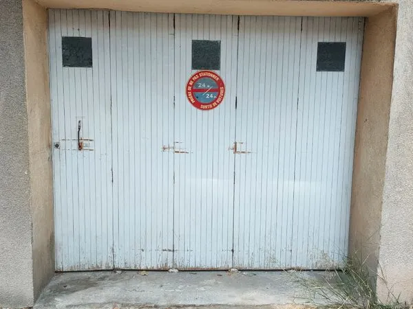 Box garage