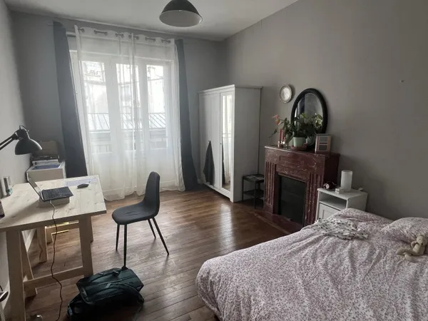 Loue chambre en colocation dans appartement