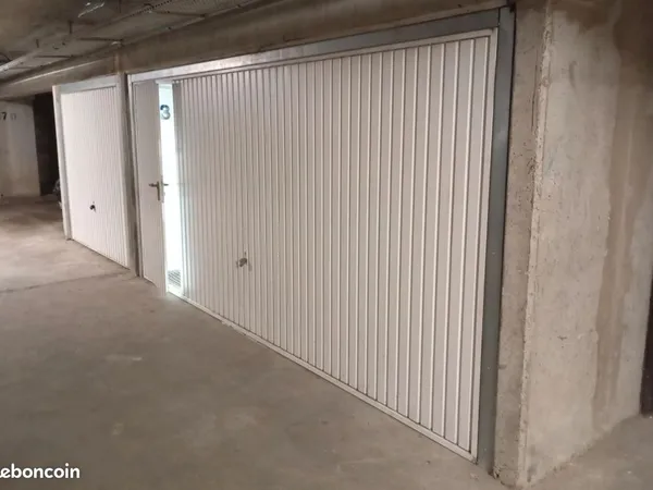 Box double en centre ville, sain