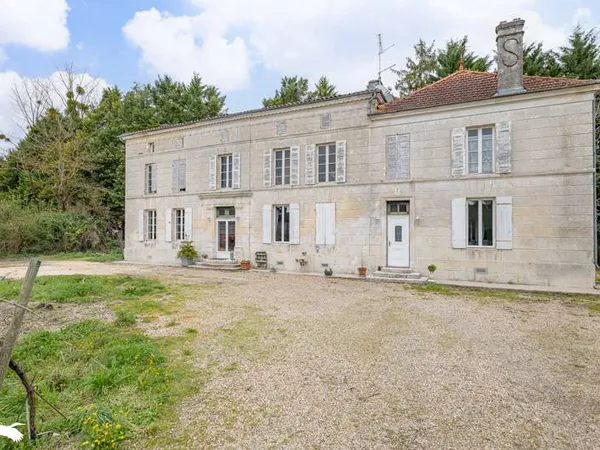 Charentaise de 10 pièces principales