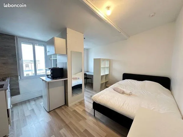 Studio rénové proche du centre ville